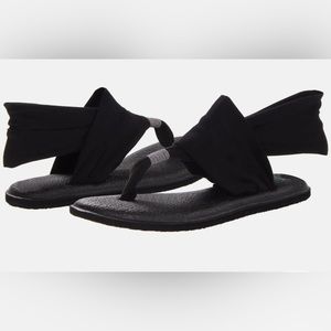 Sanuk Yoga sling 2 size 8. Worn once. Excellent condition.